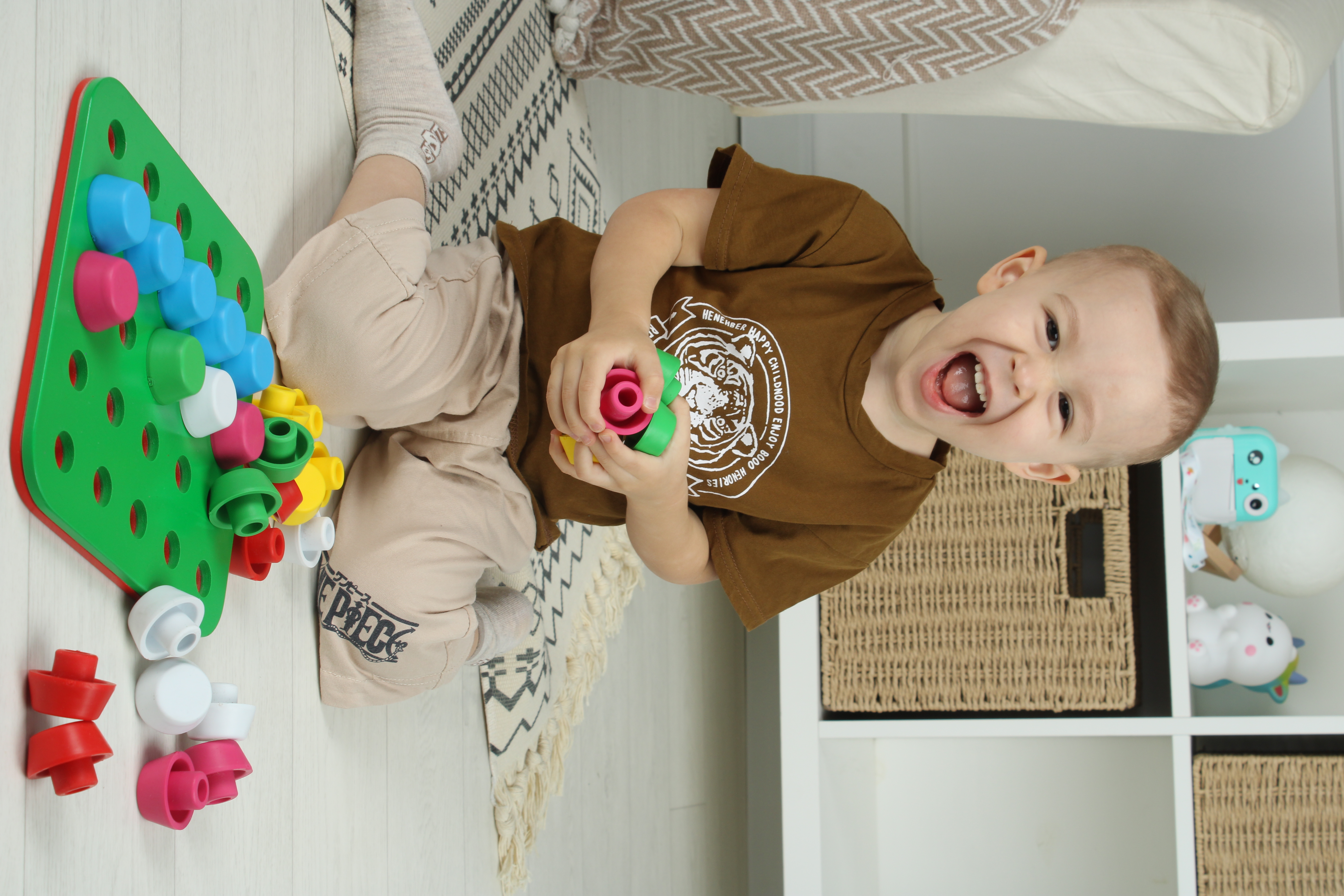 Ребёнок увлечён игрой